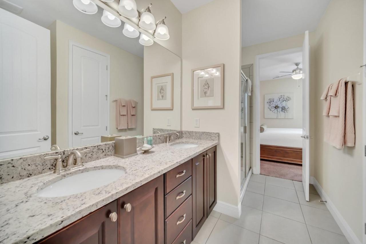 Spacious 8br Family House With Private Caged Pool And Full Size Crib Near Disney Holiday home Orlando