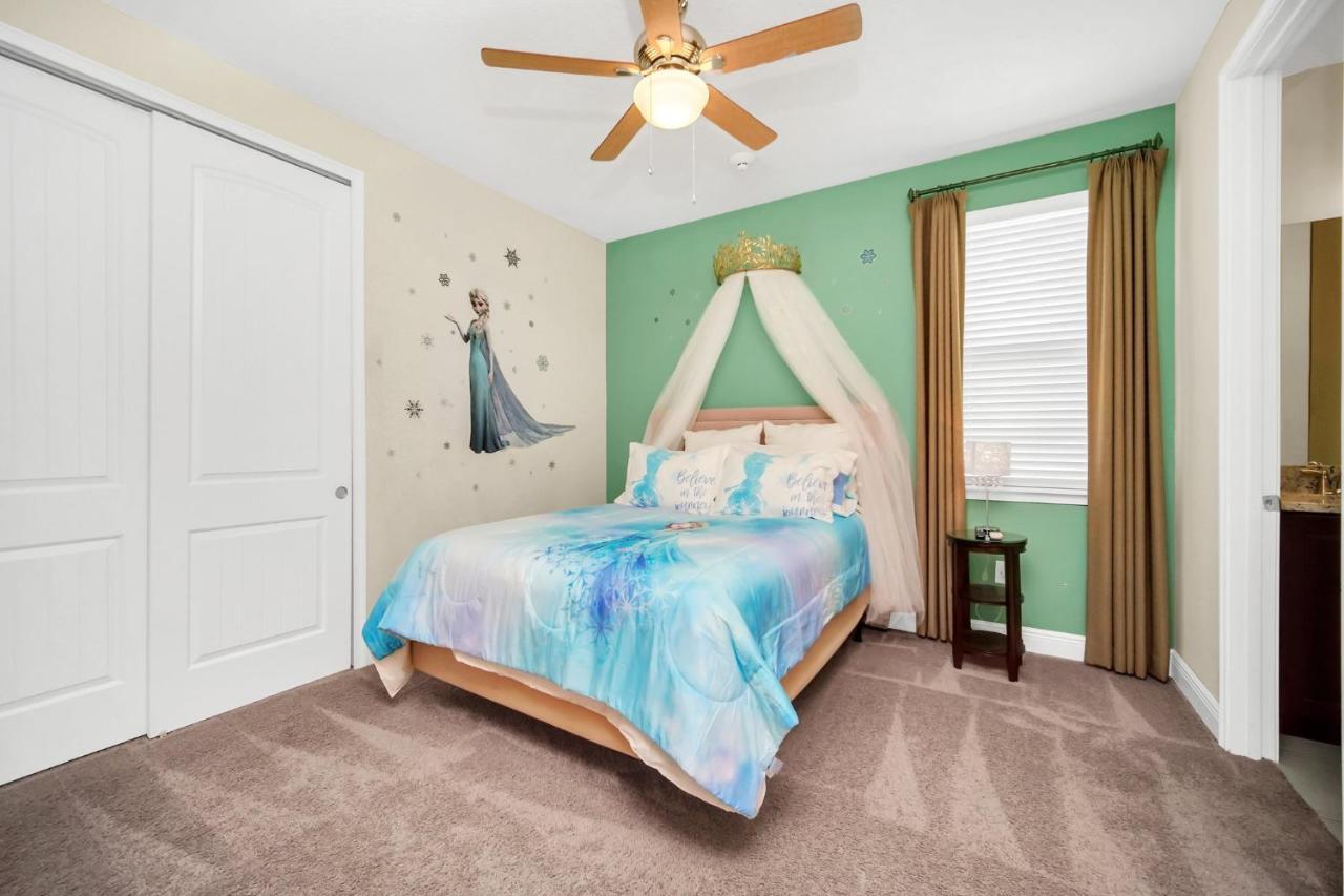 Spacious 8br Family House With Private Caged Pool And Full Size Crib Near Disney Orlando
